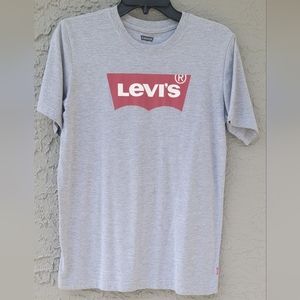 Levi's short sleeves gray with red logo boys size XL t-shirt